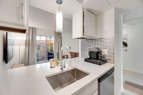 Boutique Retreat •State Fair Close By• W/Speakeasy