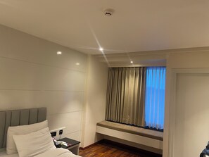 In-room safe, desk, blackout drapes, soundproofing