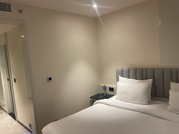 In-room safe, desk, blackout curtains, soundproofing