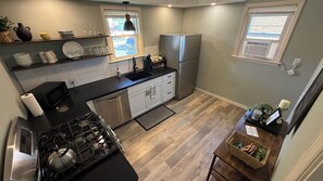 Micro-ondes, four, plaque de cuisson, lave-vaisselle