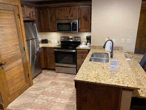 Mikrowelle, Ofen, Herdplatte, Geschirrspüler