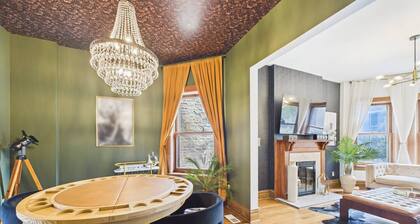 Game Day Stay • Steps to Wrigley + Garage