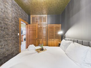 3 bedrooms, iron/ironing board, travel crib, free WiFi