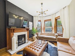 Televisor intel·ligent, llar de foc i oficines 