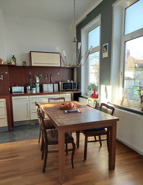 تناول الطعام