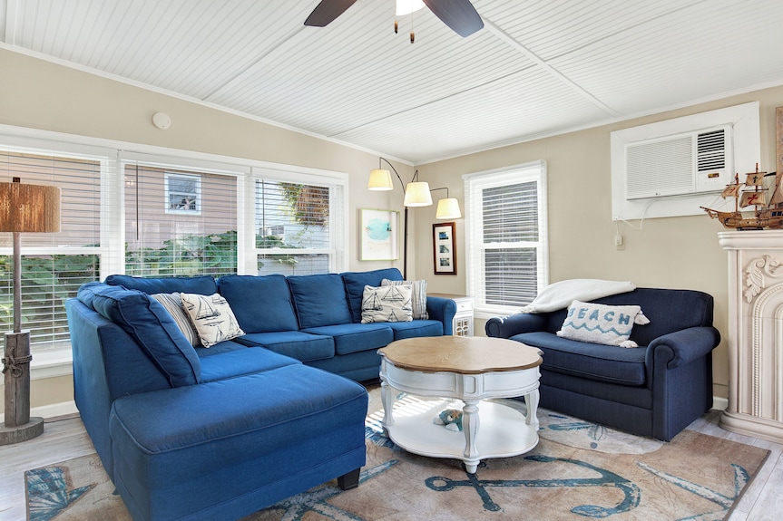 Escape To This Charming 2-bedroom, 1-bath Beach Cottage - Tybee Island, GA