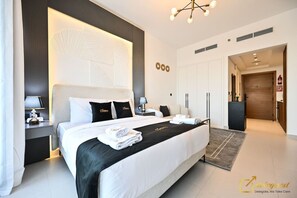 1 bedroom, desk, iron/ironing board, WiFi