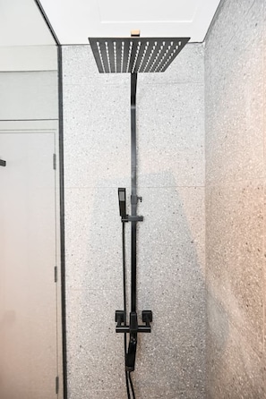 Hair dryer