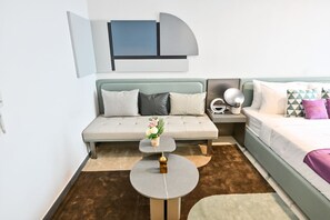 1 bedroom, desk, iron/ironing board, WiFi