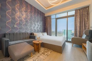 Tabla de planchar con plancha, wifi y ropa de cama 