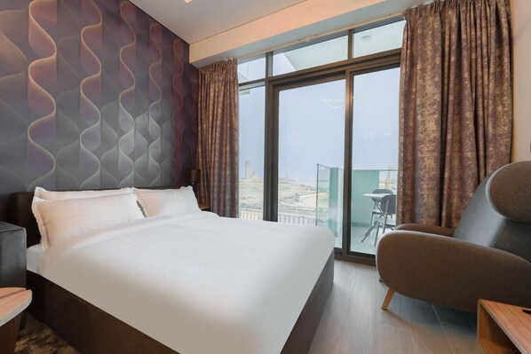 Iron/ironing board, WiFi, bed sheets
