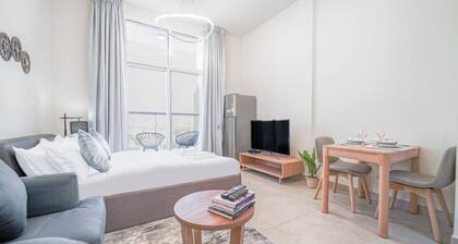 Tranquil Studio in Al Furjan, deleguest