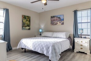 4 bedrooms, iron/ironing board, WiFi, bed sheets