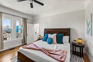 4 habitaciones, tabla de planchar con plancha, wifi y ropa de cama 