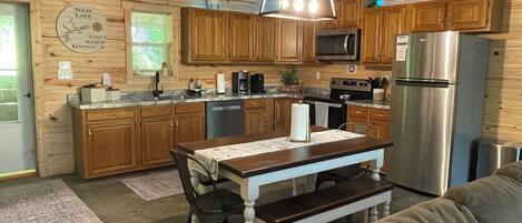 Microondas, horno, parrilla de estufa y lavavajillas