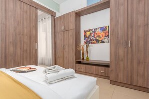 Appartement, 1 lit double, cuisine, vue ville | Rideaux occultants, fer et planche à repasser, Wi-Fi gratuit