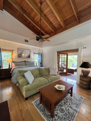 3 habitaciones, tabla de planchar con plancha, wifi y ropa de cama 