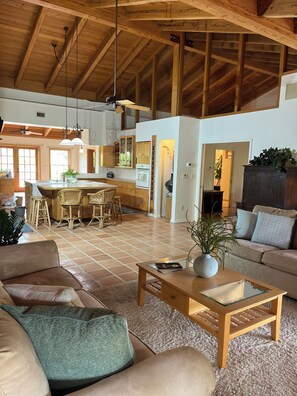 Televisión, chimenea