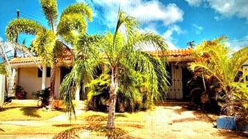 Fachada de la propiedad