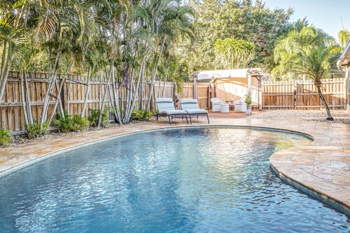 Family Winter Haven Retreat w/ Pool & Game Room