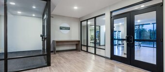 ECHO Suites Extended Stay by Wyndham Springfield Airport PLZ