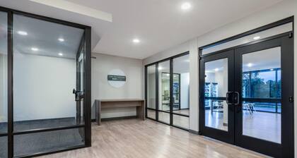 ECHO Suites Extended Stay by Wyndham Springfield Airport PLZ