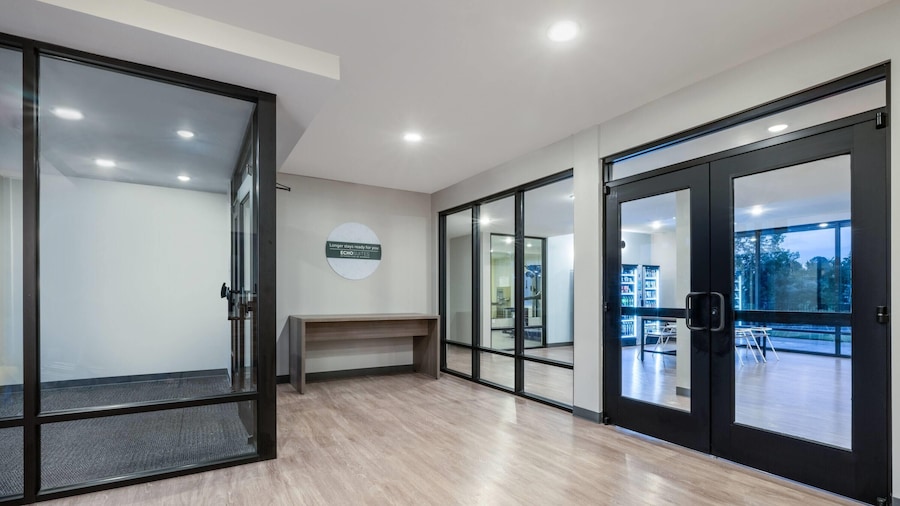 ECHO Suites Extended Stay by Wyndham Springfield Airport PLZ