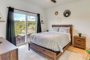 3 bedrooms, iron/ironing board, Internet, bed sheets - Private Boat Slip, Scenic Views: Norris Lake Condo (Morley)