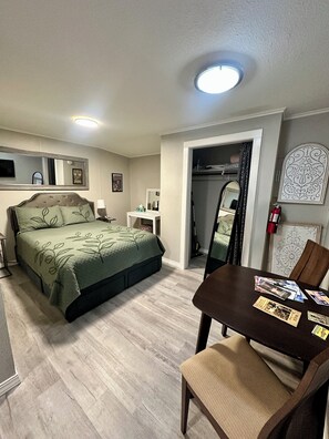 1 bedroom, in-room safe, iron/ironing board, free WiFi