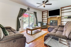 TV, fireplace - Shop, Golf & Explore: Home 14 Mi to Columbus! (Pickerington)