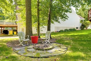 Property grounds - Cozy Apt in DC Suburbs: 4 Mi to Main St Laurel (Laurel)