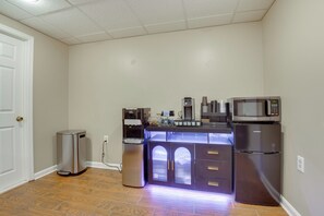 Interior - Cozy Apt in DC Suburbs: 4 Mi to Main St Laurel (Laurel)