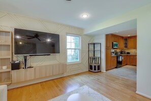 تلفزيون، مدفأة، تنس طاولة