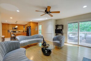 تلفزيون، مدفأة، تنس طاولة