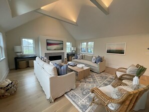Smart TV, fireplace, foosball, books - Luxurious Nantucket Retreat with Private Pool, Modern Comforts & Coastal Charm (Nantucket)