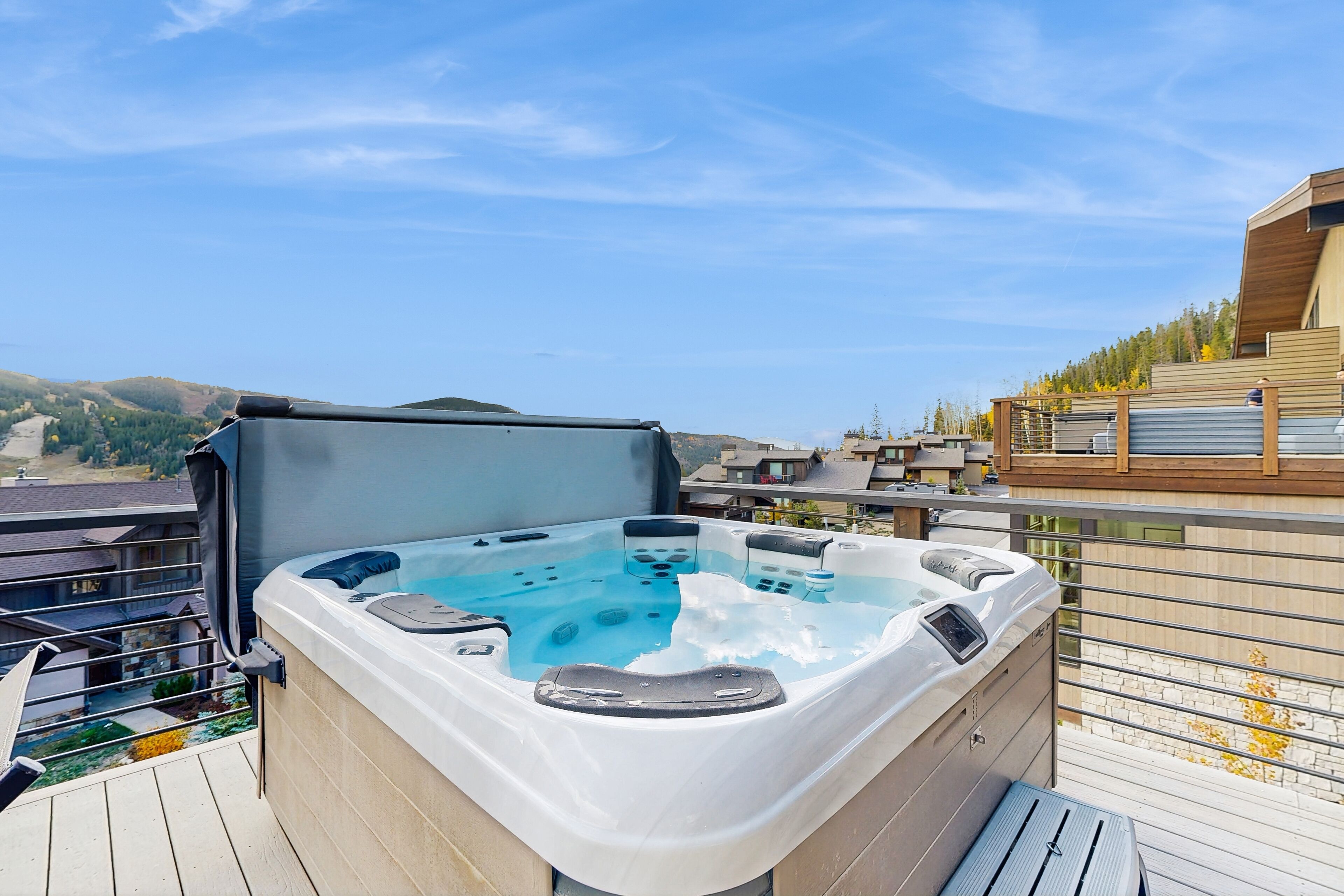 Tina de hidromasaje al aire libre