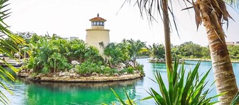 Puerto Aventuras Villa: Private Pool & Canal Access