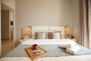 Căn hộ, 1 giường đôi, bếp, quang cảnh thành phố | Màn/rèm cản sáng, bàn ủi/dụng cụ ủi quần áo