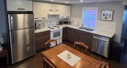 3 Bed 2.5 bath on Queen pet friendly
