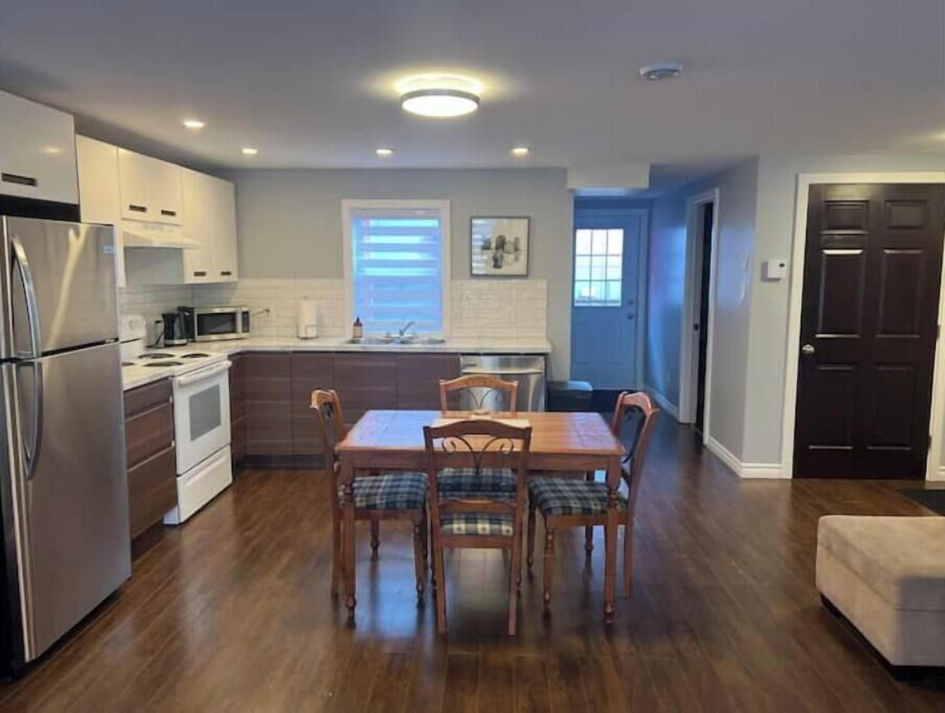 Mikrowelle, Ofen, Herdplatte, Geschirrspüler