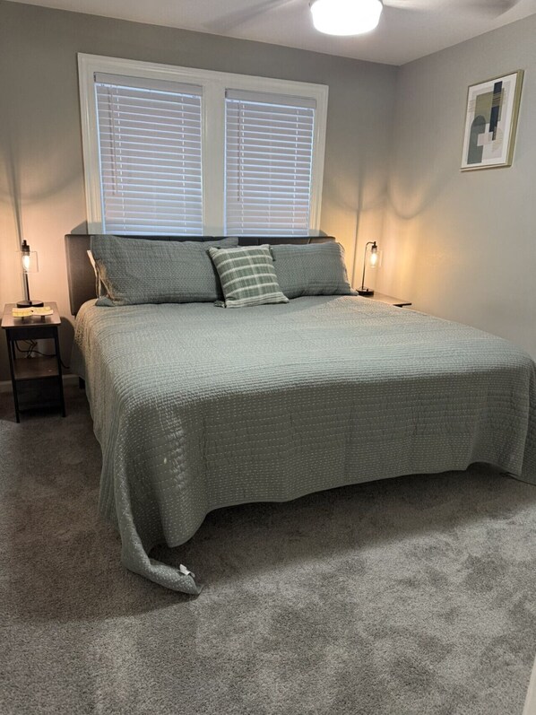 Desk, travel crib, WiFi, bed sheets