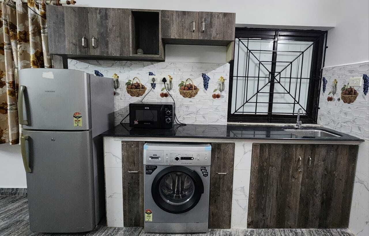 冰箱、微波炉、烤箱、炉灶