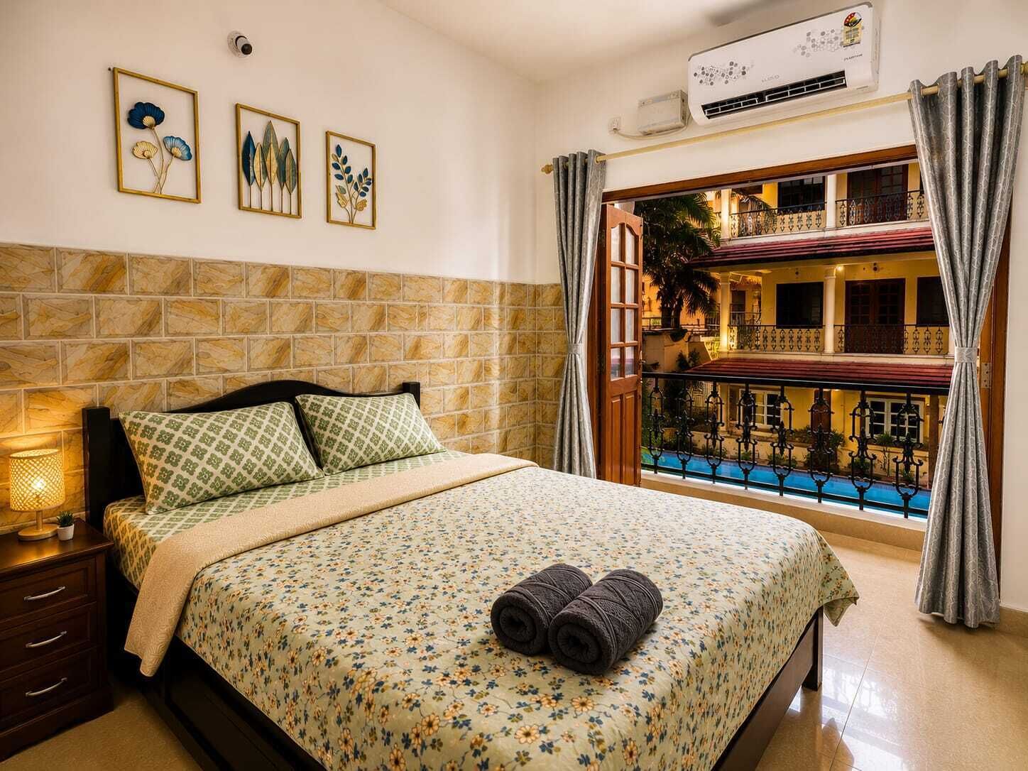 2 bedrooms, desk, free WiFi, bed sheets