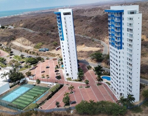 3-bedroom apartment in amazing Ocean Club Playas, Private Parking&Security.