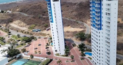 3-bedroom apartment in amazing Ocean Club Playas, Private Parking&Security.