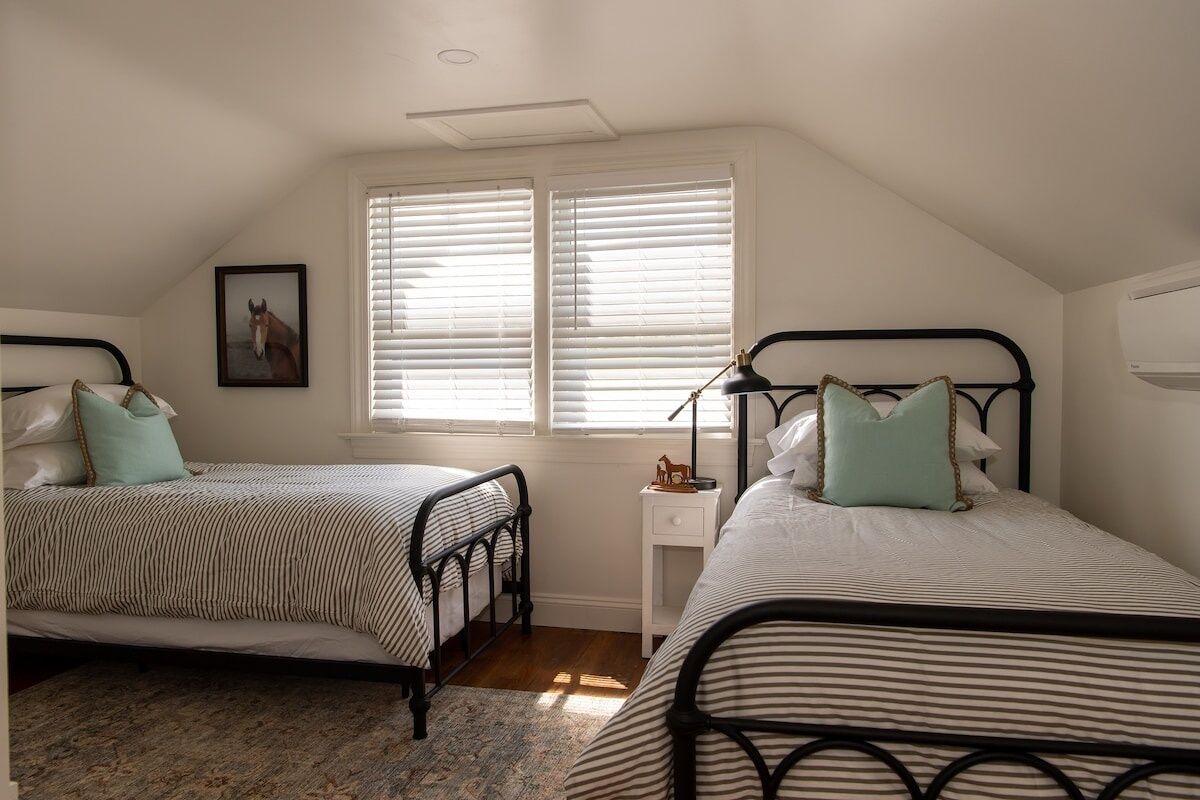 2 dormitorios, tabla de planchar con plancha, Internet y ropa de cama