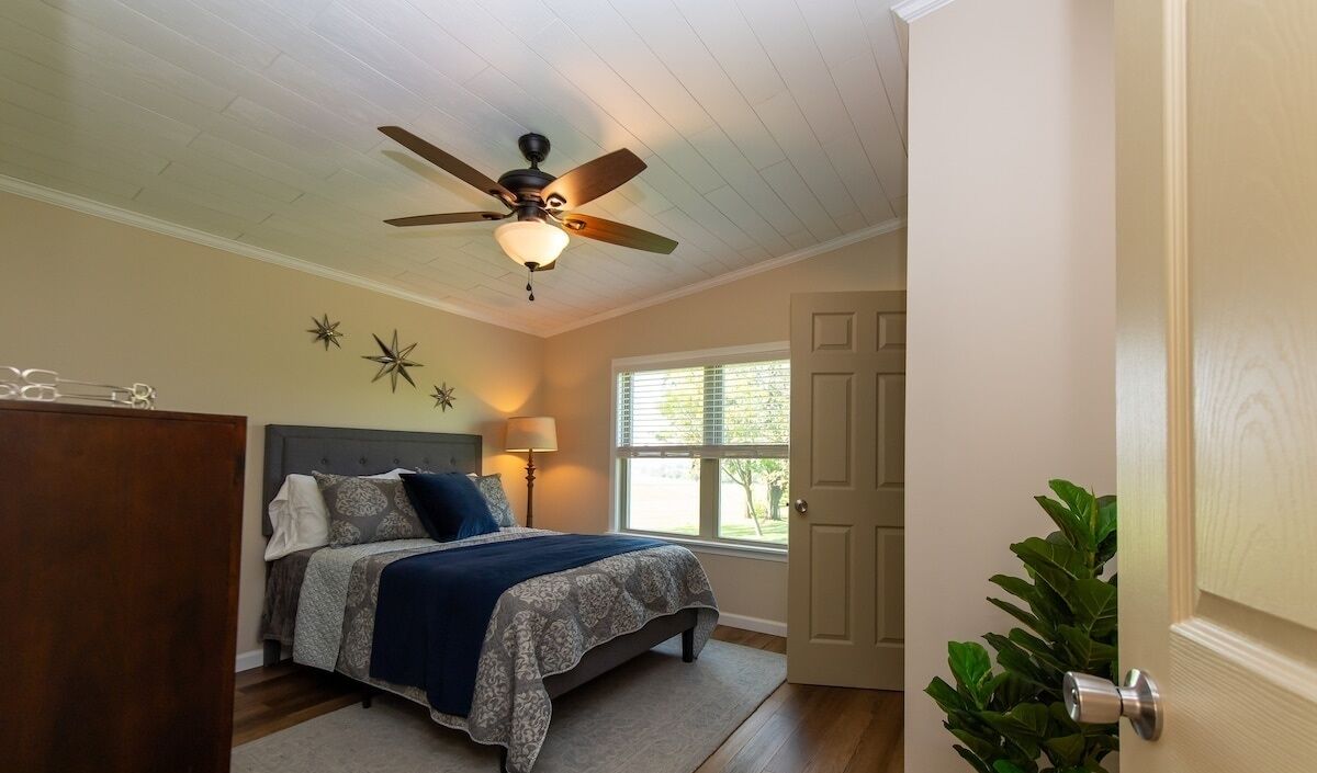 3 bedrooms, internet, bed sheets