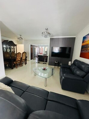 Appartement, balcon | Coin séjour