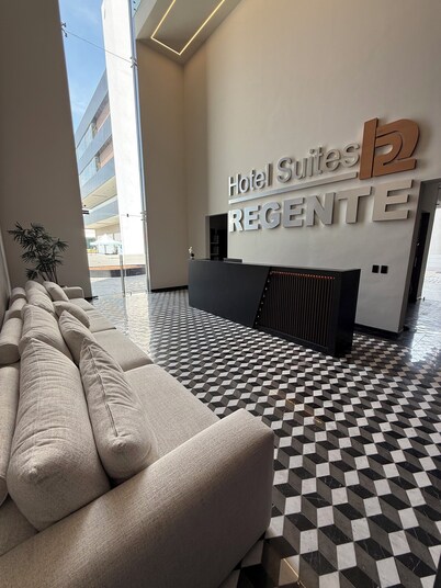 Hotel Suites Regente