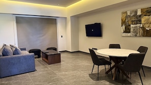 In-room safe, desk, laptop workspace, free WiFi